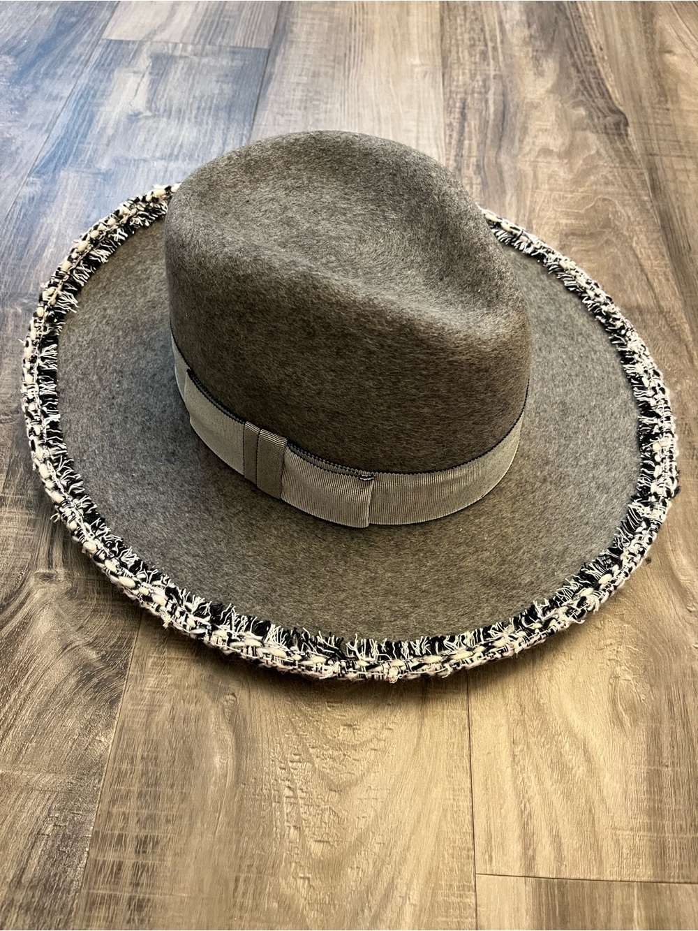 Eugenia Kim wool hat size medium